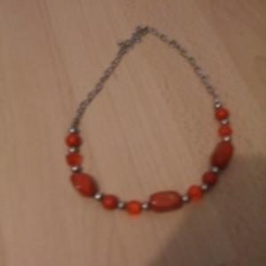 collier rouge