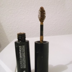 Mascara à sourcil