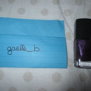 Vernis violet foncé