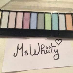 Palette de 12 Fards couleur Pastel