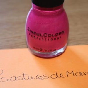 Vernis fushia pailletté