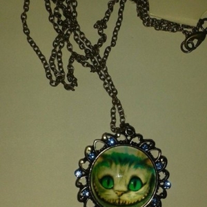 collier chat alice au pays des merveilles