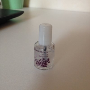 Vernis yves rocher transparent étincelant