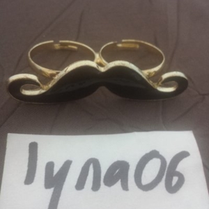 Bague Moustache