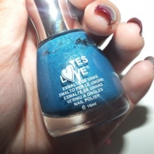 vernis bleu