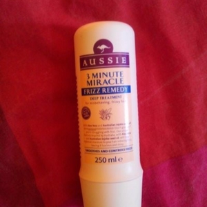 3 minutes miracle frizz remedy