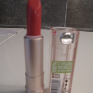 Rouge à lèvres Sweet Kiss Naturel n° 03 rose se