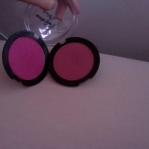 lot de deux blush de la marque d'donna