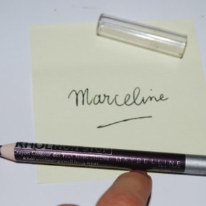 Crayon yeux Khol prune irisée Maybelline