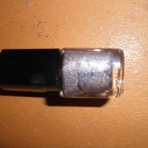 Vernis marron pailleté