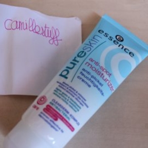 Crème hydratante anti boutons essence