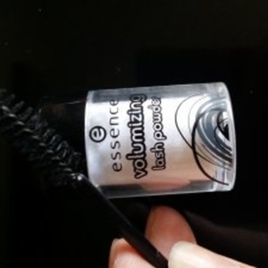 Volumizing lash powder