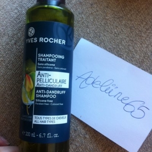 Shampoing traitant anti pelliculaire
