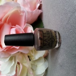 mini vernis taupe opi