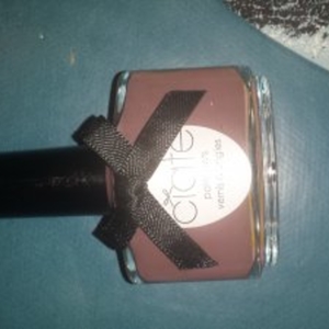 Vernis ciate marron