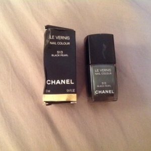 Vernis Chanel black pearl