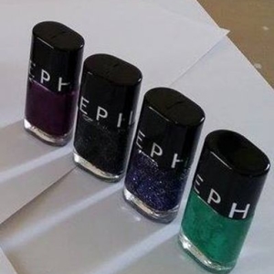 Lot de vernis