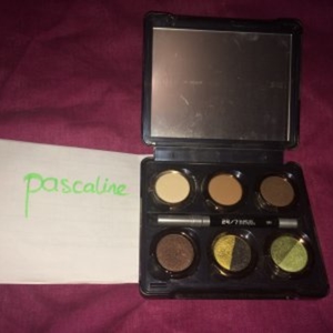 Theodora palette