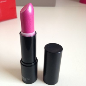 Smart lipstick fuschia