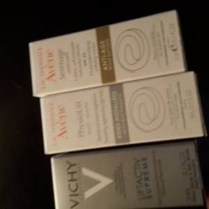 Lot de 3 echantillons avene et vichy