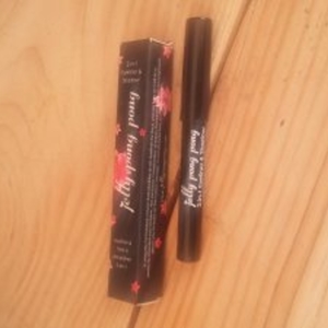 crayon 2 en 1   eyeliner/ombre à paupière Noir
