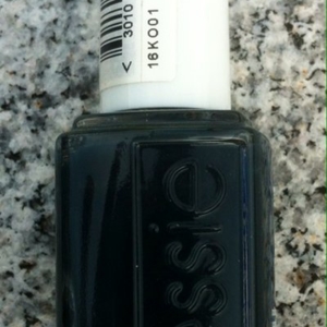 Essie "mind your mittens" 286