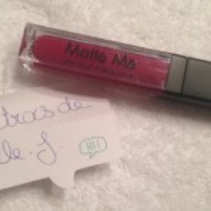 Rouge à lèvres liquide Matte me