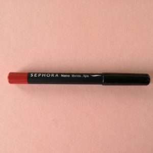 crayon contour des lèvres