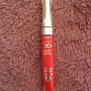 gloss a lèvre rouge