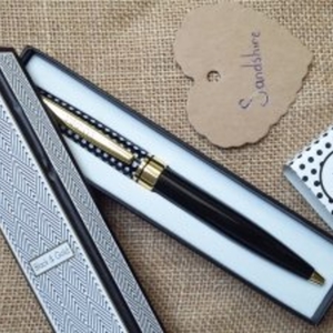 Stylo noir et doré prénom Sandra