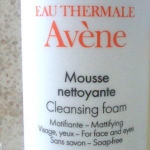 Mousse nettoyante matifiante