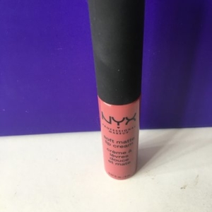 Soft matte lip cream