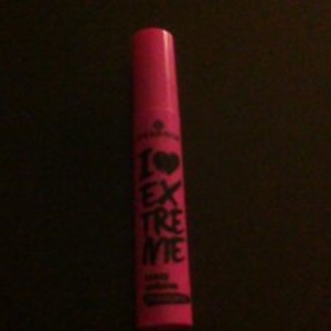 I love extreme mascara