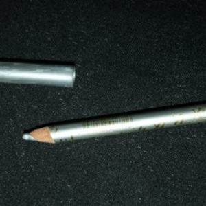 Eye liner long lasting gris clair