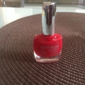 Vernis rouge