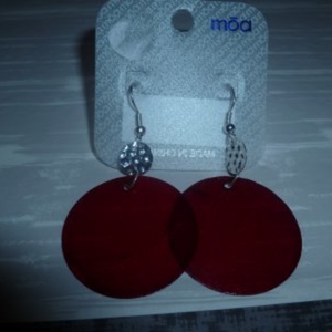 Boucles d'oreilles rouges