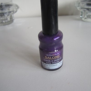 vernis violet foncé