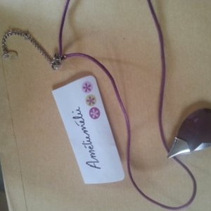 Collier violet