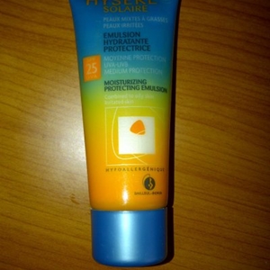 Crème solaire peaux grasses