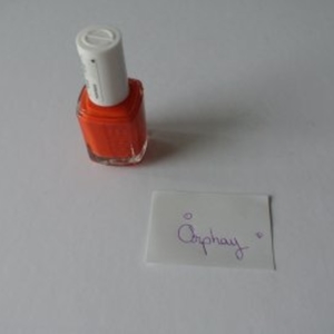 Vernis à ongles orangé