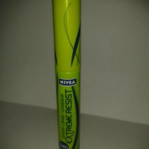 Mascara Nivea Extreme Resist 24h