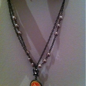 Collier rose vintage