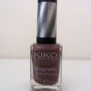 Vernis magnetic