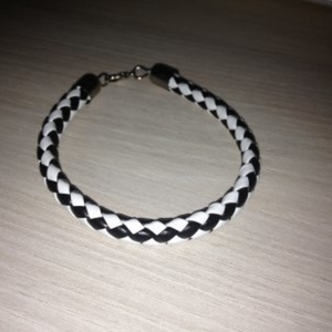 bracelet noir et blanc