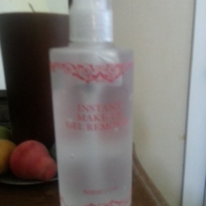 Instant make up gel remover