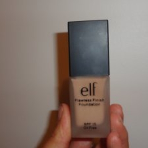 FLAWLESS FINISH FOUNDATION