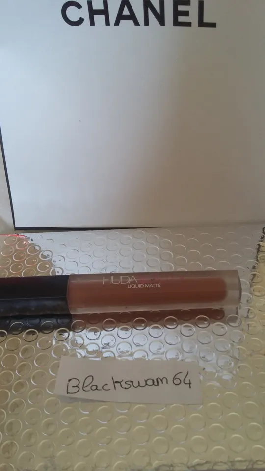 Liquid matte huda beauty, Huda Beauty