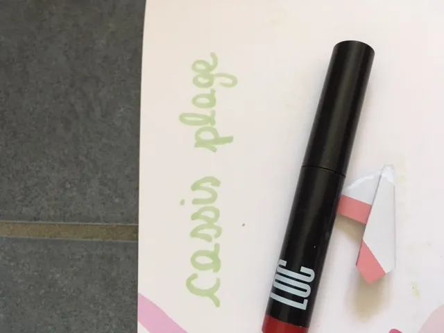 TROUBLE VIBRANT MATTE LIPSTICK, LOC