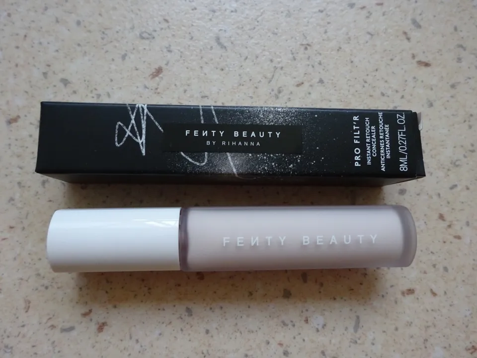 Anticernes Fenty Beauty by Rihanna, Fenty Beauty by Rihanna