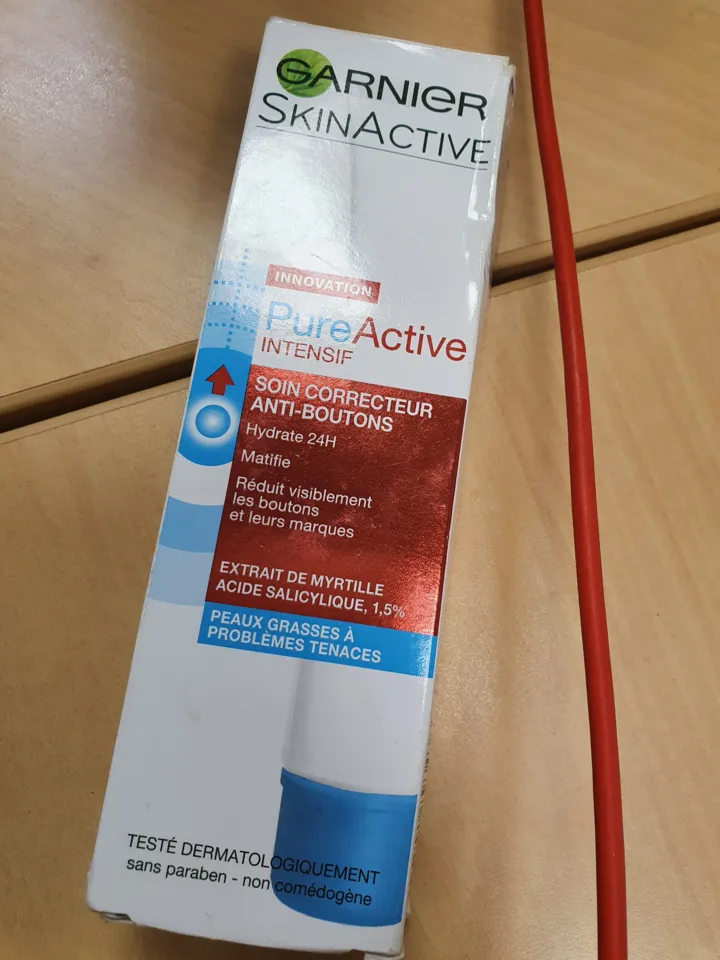 Pire Active Soin correcteur anti-bouton, Garnier